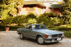 Image 1/48 of Mercedes-Benz 500 SL (1983)