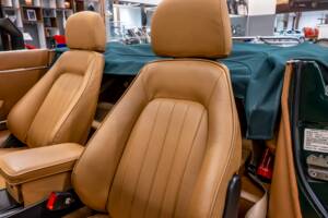 Image 16/34 de Jaguar Type E V12 (1972)