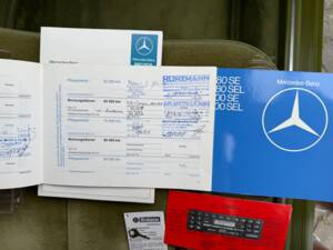 Image 25/34 of Mercedes-Benz 380 SE (1980)