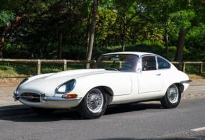 Image 1/26 de Jaguar E-Type 3.8 Flat Floor (1961)