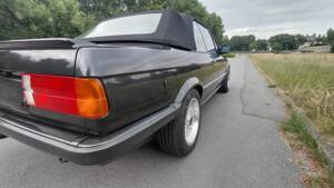 Immagine 51/53 di BMW 320i (1989)