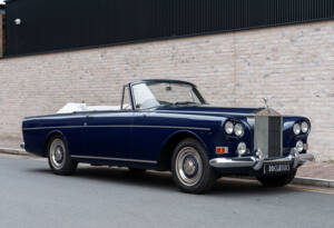 Image 2/27 of Rolls-Royce Silver Cloud III &quot;Chinese Eyes&quot; (1966)