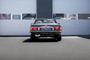 Image 25/29 of Mercedes-Benz 560 SL (1987)