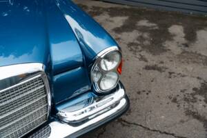 Image 52/57 de Mercedes-Benz 280 SE 3,5 (1971)