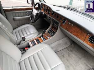 Image 30/50 of Bentley Brooklands (1992)