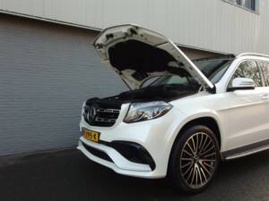 Image 75/98 of Mercedes-Benz GLS 63 AMG 4MATIC (2016)