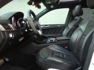 Image 32/98 of Mercedes-Benz GLS 63 AMG 4MATIC (2016)