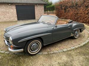 Image 9/52 de Mercedes-Benz 190 SL (1961)