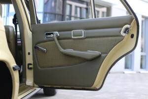 Bild 48/76 von Mercedes-Benz 280 SE (1977)