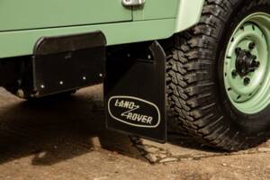 Bild 33/50 von Land Rover Defender 90 TD4 (2008)