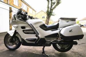 Immagine 2/21 di Honda ST 1100 Pan European (1998)