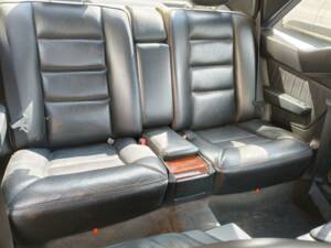 Image 26/35 of Mercedes-Benz E 200 (1995)