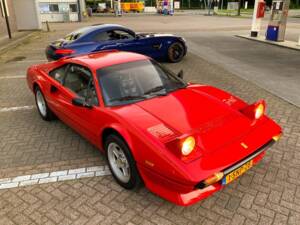 Bild 19/33 von Ferrari 308 GTB Quattrovalvole (1983)