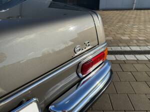 Image 29/32 of Mercedes-Benz 300 SEL 6.3 (1970)