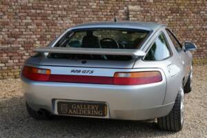 Image 22/50 of Porsche 928 GTS (1993)