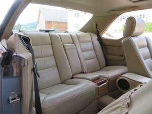Bild 9/12 von Mercedes-Benz 300 CE (1990)