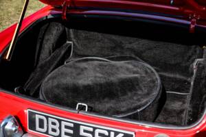 Image 38/41 de MG MGB (1972)