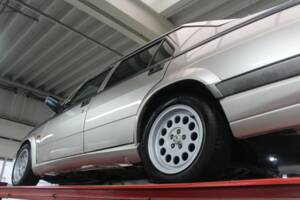 Afbeelding 17/50 van Alfa Romeo 75 2.0 Twin Spark (1988)