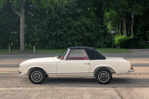 Image 19/60 of Mercedes-Benz 230 SL (1967)