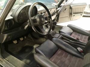 Immagine 19/55 di Alfa Romeo 2.0 Spider (1993)