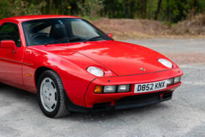 Image 8/50 of Porsche 928 S (1986)