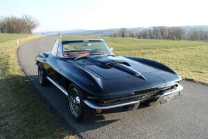 Immagine 33/35 di Chevrolet Corvette Sting Ray Convertible (1965)