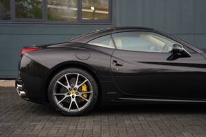 Imagen 23/50 de Ferrari California (2011)
