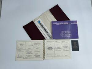 Immagine 11/50 di Porsche 911 Carrera 3.2 "25 years 911" (1988)