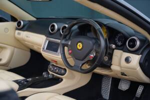 Imagen 12/50 de Ferrari California (2011)