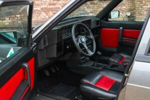 Afbeelding 48/50 van Alfa Romeo 75 3.0 V6 QV (1988)