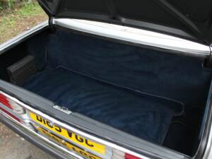 Image 16/18 de Mercedes-Benz 500 SL (1986)
