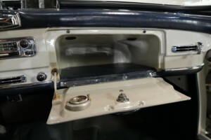 Afbeelding 39/50 van Mercedes-Benz 190 SL (1958)