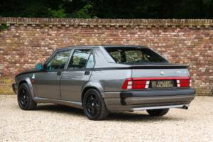 Image 40/50 of Alfa Romeo 75 3.0 V6 QV (1988)
