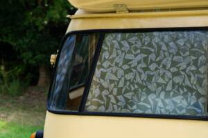 Image 33/50 of Bedford CA Dormobile (1961)
