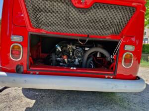 Bild 6/24 von Volkswagen T2a minibus (1968)
