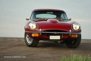 Image 2/17 of Jaguar E-Type (1970)