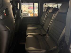 Bild 9/11 von Land Rover Defender 110 Crew Cab SE (2009)