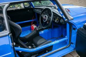 Image 2/45 of MG MGB GT (1964)