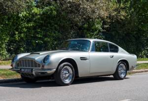 Bild 1/27 von Aston Martin DB 6 Mk II (1971)