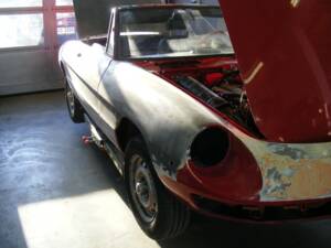 Immagine 37/77 di Alfa Romeo Spider Veloce 2000 (1981)