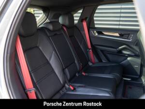 Bild 22/31 von Porsche Cayenne Coupé E-Hybrid (2026)