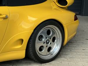 Imagen 26/31 de Porsche 911 Carrera (1994)