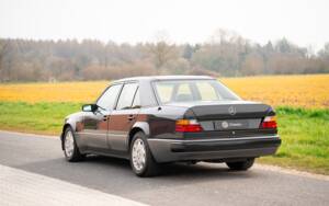 Bild 6/61 von Mercedes-Benz 500 E (1992)