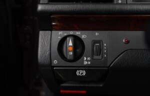 Bild 32/38 von Mercedes-Benz 500 E (1992)