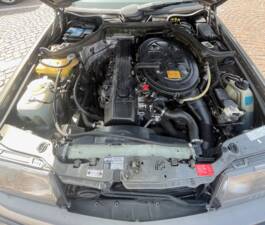 Immagine 9/16 di Mercedes-Benz 300 CE (1989)