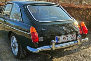 Image 6/8 of MG MGB GT (1976)
