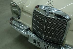 Image 44/50 of Mercedes-Benz 300 SE (1966)