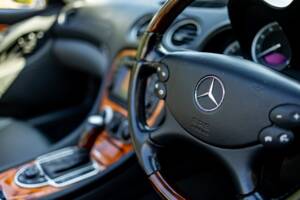 Image 23/50 de Mercedes-Benz SL 500 (2003)