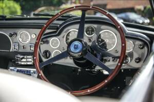 Immagine 20/24 di Aston Martin DB 6 Volante (1967)