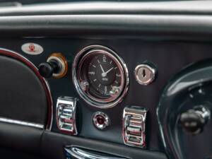 Bild 27/39 von Aston Martin DB 5 Vantage (1964)